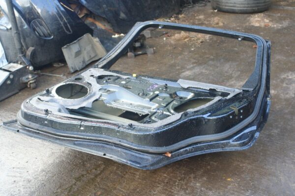 2011 FORD S MAX TITANIUM ECOBOOST. DRIVER SIDE REAR DOOR SHELL IN BLACK - Image 6