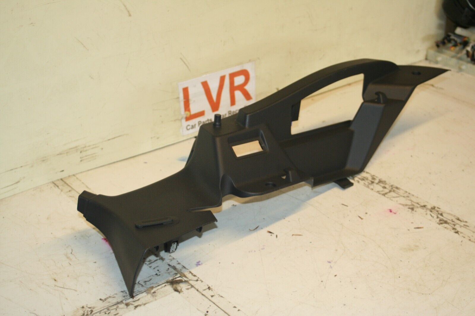(6B) 2013 FORD FOCUS 1.0 ECOBOOST. PARCEL SHELF TRIM TAILGATE - Image 2