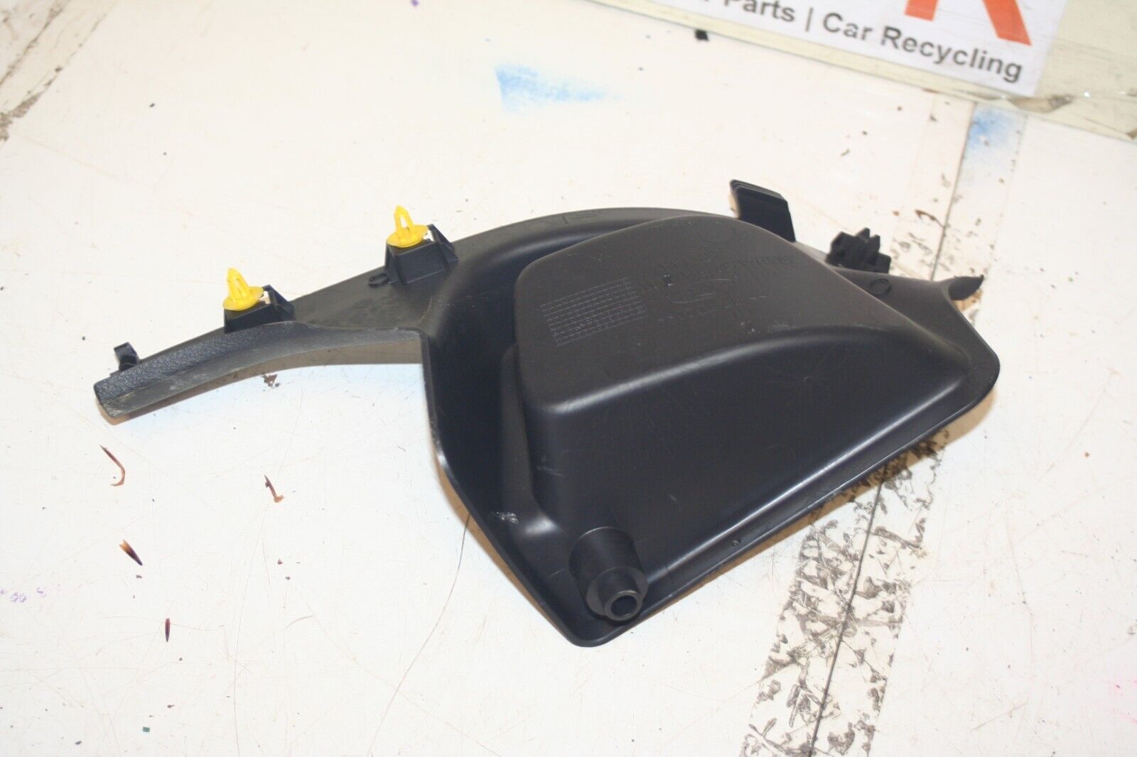(6B) 2013 FORD FOCUS 1.0 ECOBOOST. SEAT TRIM FLOOR PILLAR COVER - Image 2