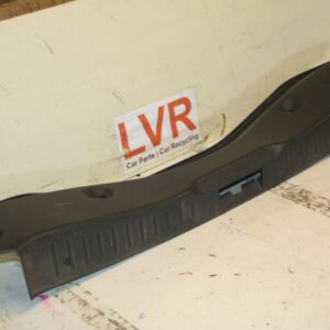 (6B) 2013 FORD FOCUS 1.0 ECOBOOST. BOOT TRIM LOWER TAILGATE