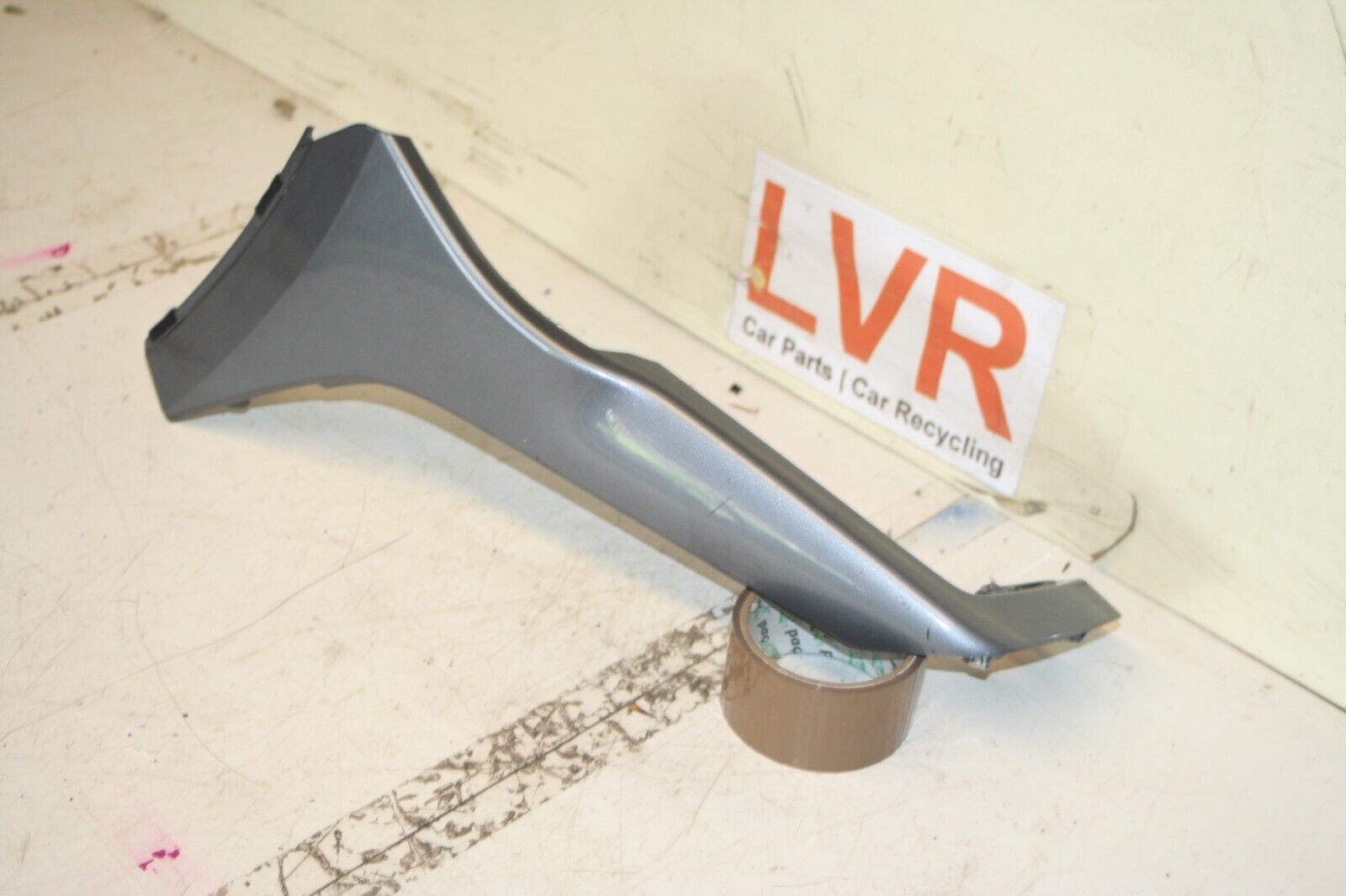 (6B) 2013 FORD FOCUS 1.0 ECOBOOST. CENTRE CENTER CONSOLE PAINTED TRIM
