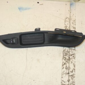 (6B) 2013 FORD FOCUS 1.0 ECOBOOST. DOOR HANDLE WITH WINDOW SWITCH