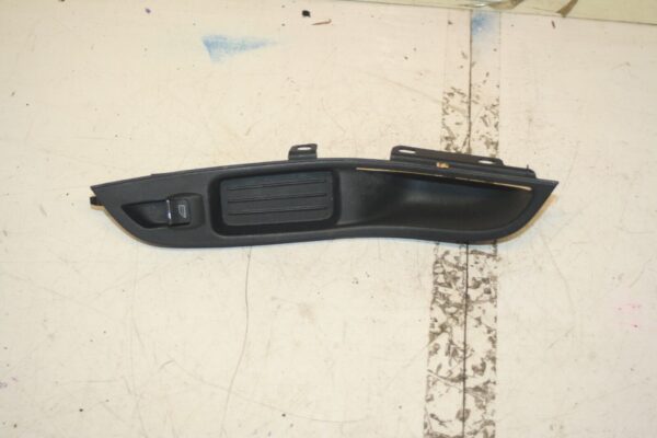 (6B) 2013 FORD FOCUS 1.0 ECOBOOST. DOOR HANDLE WITH WINDOW SWITCH