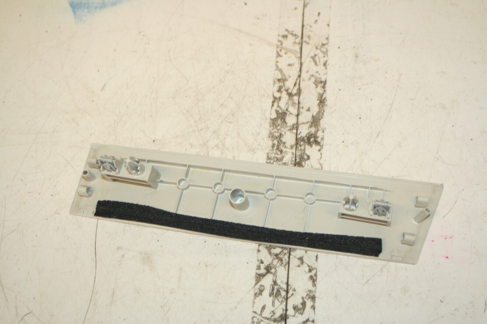 (6B) 2013 FORD FOCUS 1.0 ECOBOOST. PANEL TRIM REAR POST PILLAR - Image 2