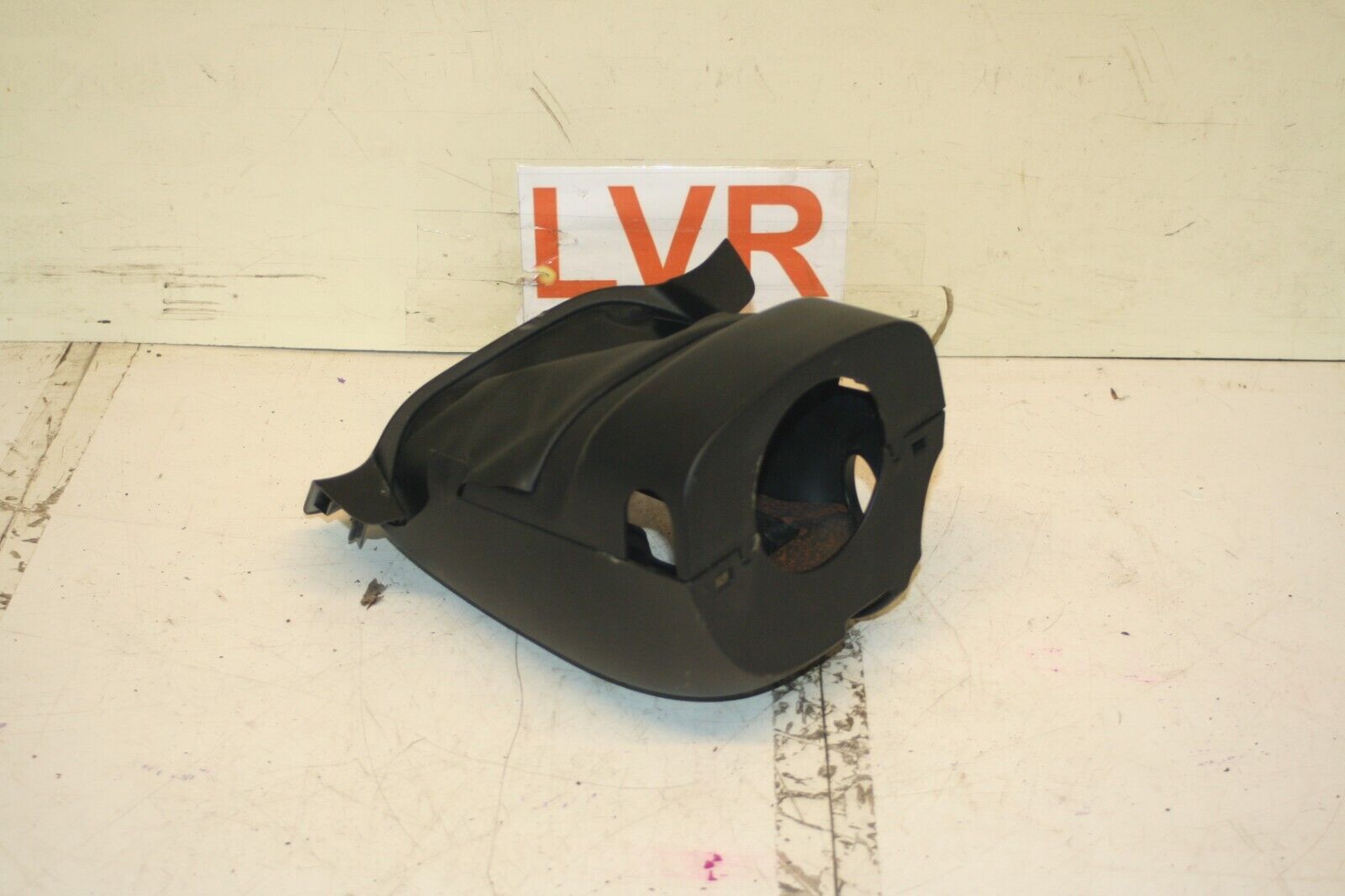 (6B) 2013 FORD FOCUS 1.0 ECOBOOST. STEERING COLUMN COWLING PLASTIC TRIM