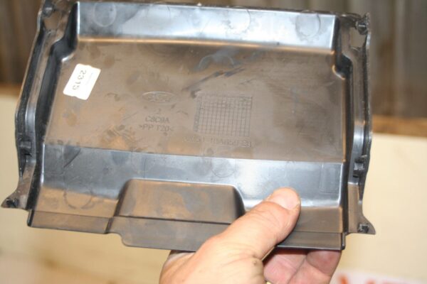 (6B) 2013 FORD FOCUS 1.0 ECOBOOST. BATERY COVER TRIM - Image 3