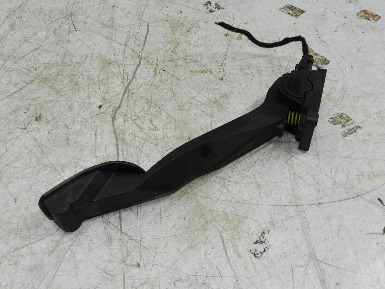 (135) 2003 CITROEN C3 PLURIEL CONVERTIBLE. ACCELERATOR PEDAL THROTTLE
