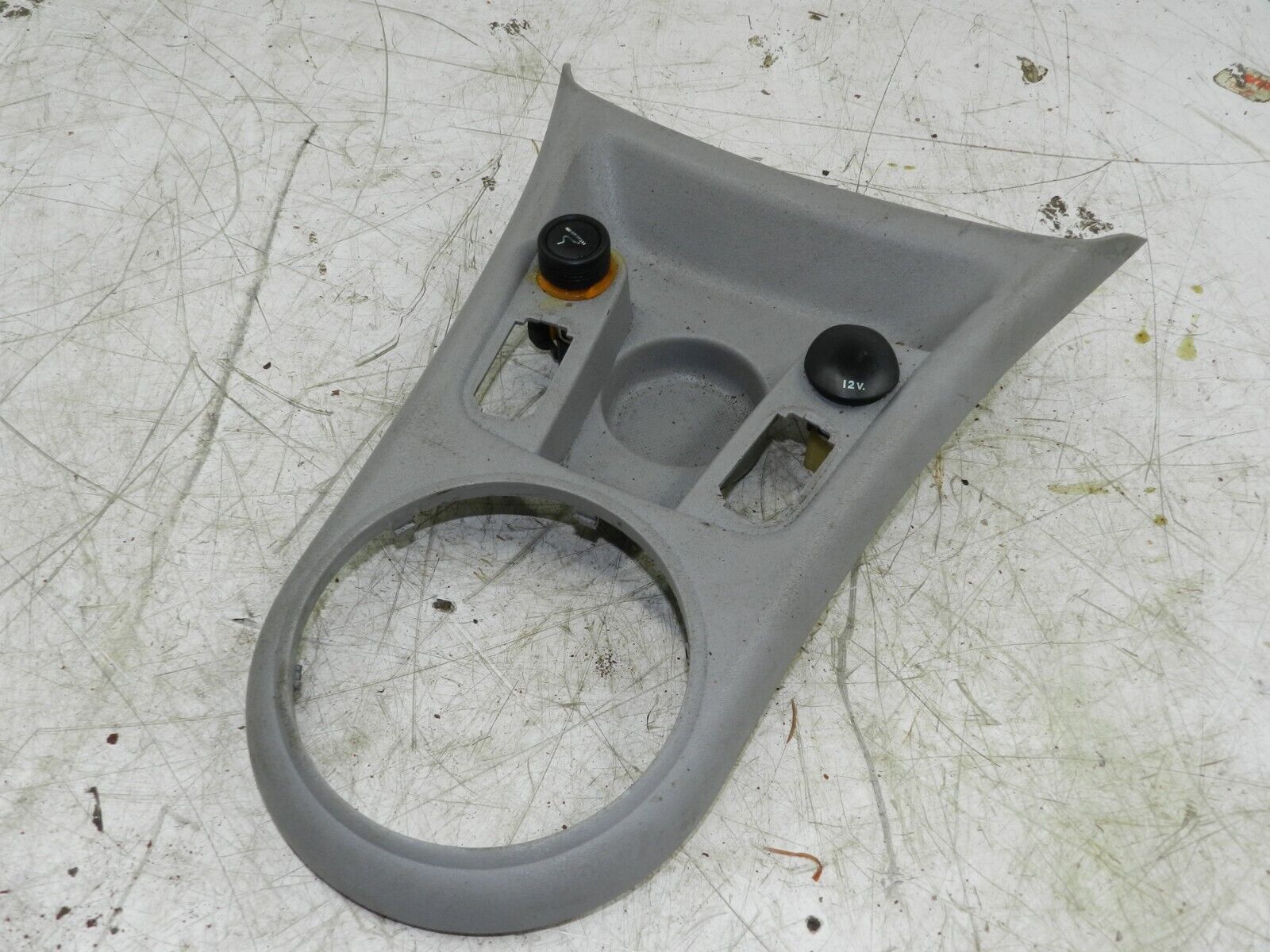 (135) 2003 CITROEN C3 PLURIEL CONVERTIBLE. CENTRE CONSOLE GEAR SELECTOR SURROUND