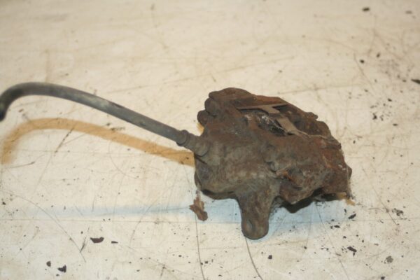 2000 MERCEDES C CLASS W202. PASSENGER SIDE REAR BRAKE CALIPER - Image 3