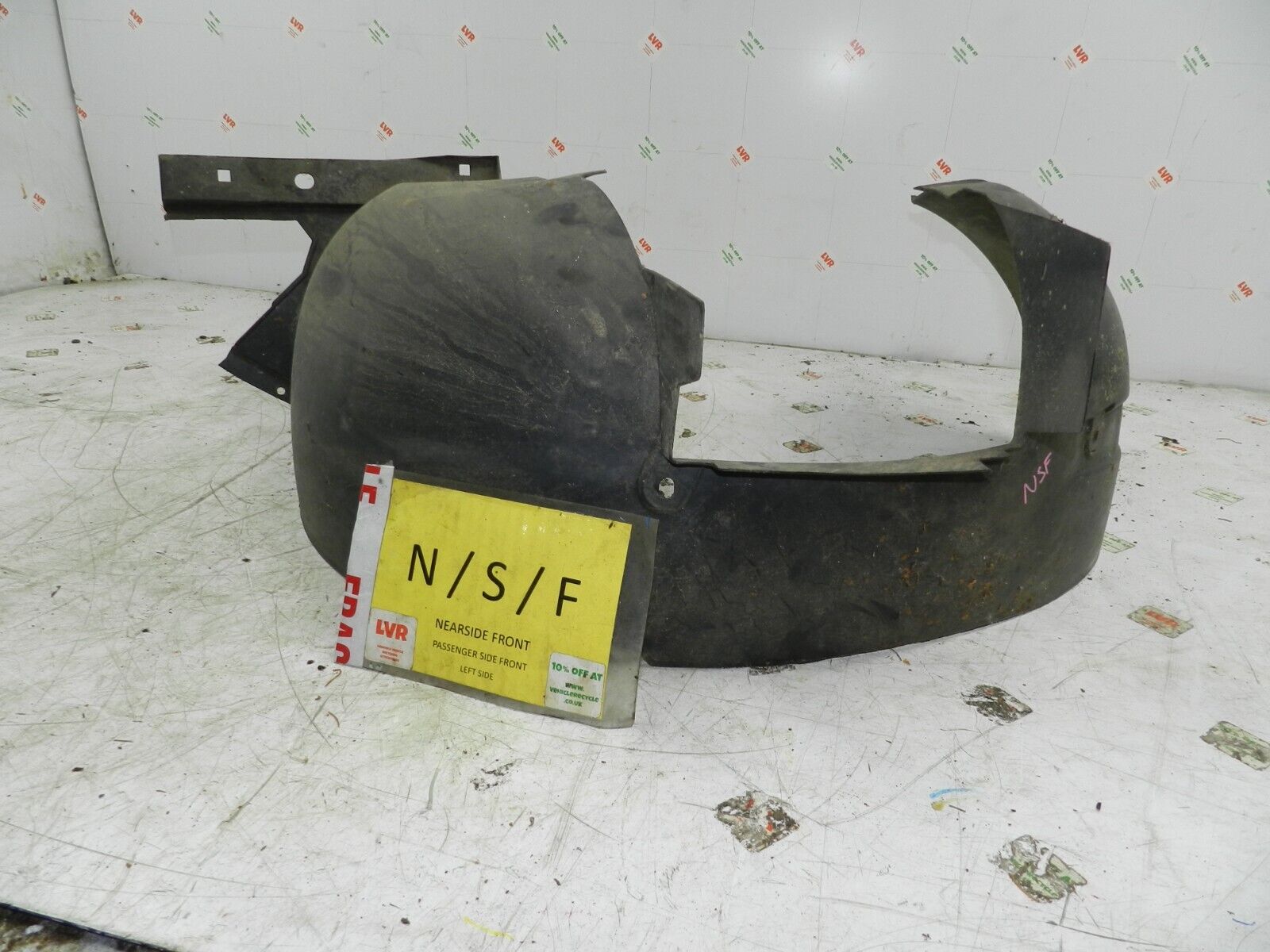 (135) 2003 CITROEN C3 PLURIEL CONVERTIBLE. PASSENGER FRONT WHEEL ARCH LINER