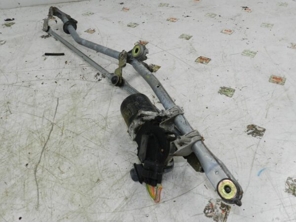 (135) 2003 CITROEN C3 PLURIEL CONVERTIBLE. FRONT WIPER MOTOR AND LINKAGE