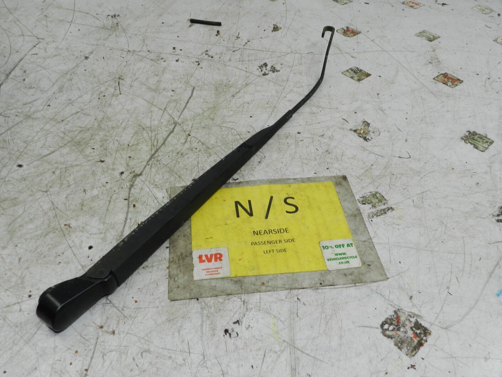 (135) 2003 CITROEN C3 PLURIEL CONVERTIBLE. PASSENGER SIDE WIPER ARM