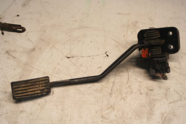 2001 LAND ROVER DISCOVERY 2 TD5. ACCELERATOR PEDAL THROTTLE