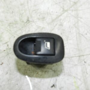 (135) 2003 CITROEN C3 PLURIEL CONVERTIBLE. WINDOW SWITCH