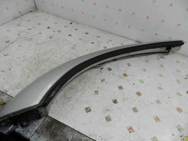 (135) 2003 CITROEN C3 PLURIEL CONVERTIBLE. DRIVER SIDE ROOF RAIL FRAME IN SILVER