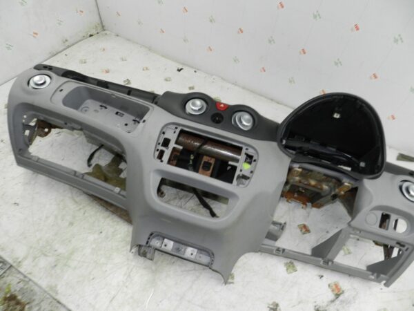 (135) 2003 CITROEN C3 PLURIEL CONVERTIBLE. DASHBOARD FRAME - Image 2