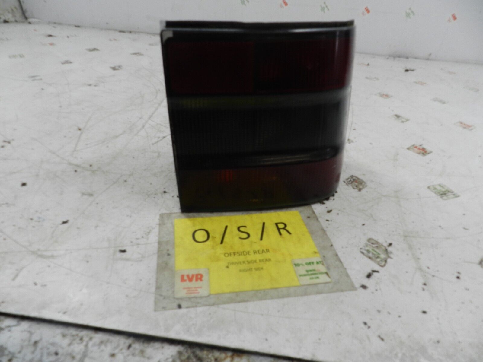 1993 FORD GRANADA DORCHESTER. DRIVER SIDE REAR LIGHT TINTED