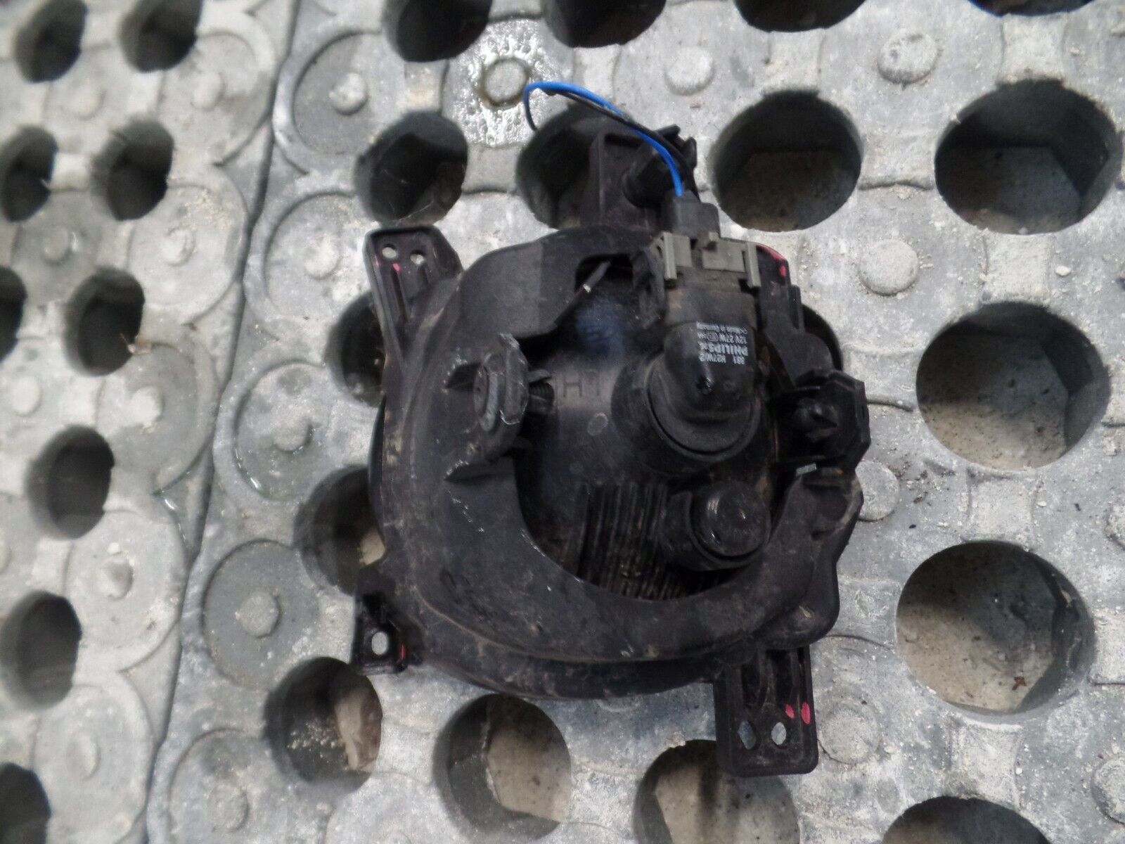 2010 MK2 2.2 CRDi Hyundai Santa Fe - Passenger Side N/S/F Fog Light - Image 2