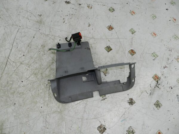 (135) 2003 CITROEN C3 PLURIEL CONVERTIBLE. GLOVE BOX HOUSING - Image 2
