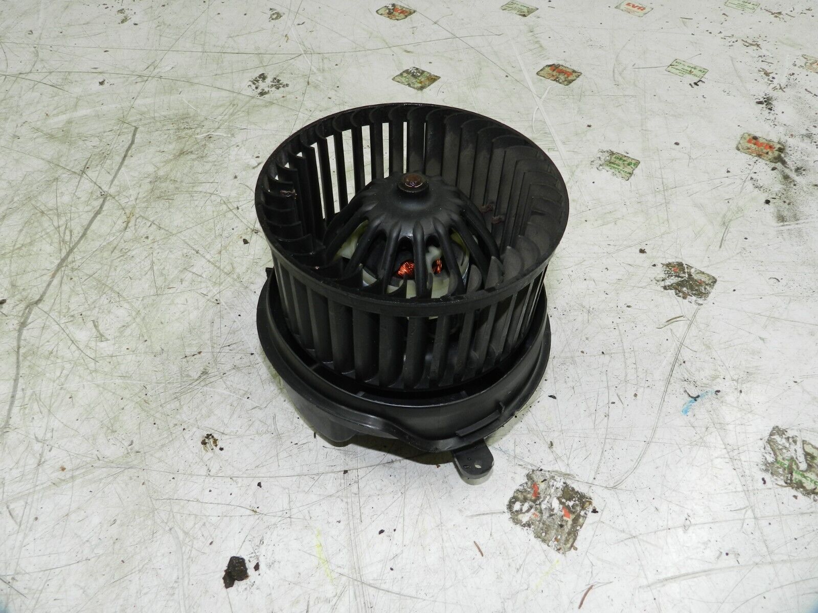 (135) 2003 CITROEN C3 PLURIEL CONVERTIBLE. HEATER BLOWER FAN MOTOR
