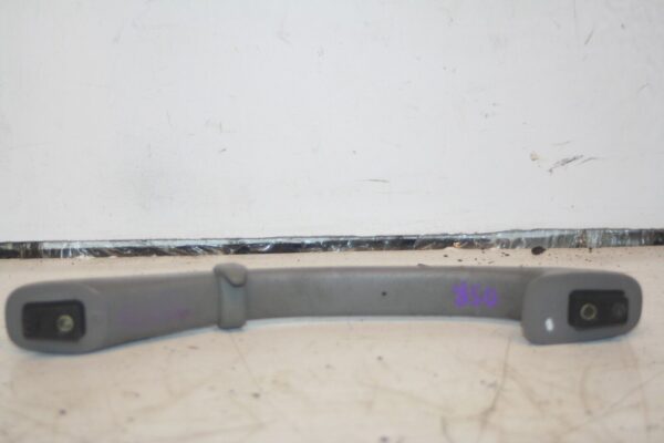 2000 MERCEDES C CLASS W202. DRIVER SIDE REAR GRAB HANDLE - Image 2