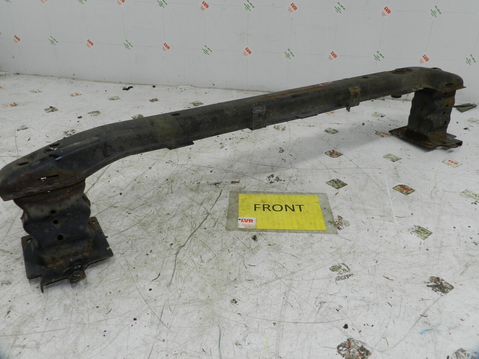 (135) 2003 CITROEN C3 PLURIEL CONVERTIBLE. FRONT BUMPER CRASH BAR SUPPORT
