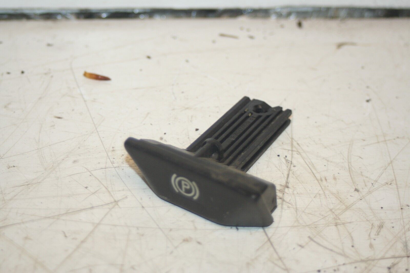 2000 MERCEDES C CLASS W202. HANDBRAKE HANDLE LEVER