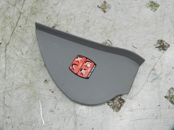 (135) 2003 CITROEN C3 PLURIEL CONVERTIBLE. DASHBOARD END TRIM