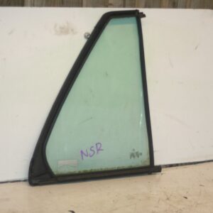 2000 MERCEDES C CLASS W202. PASSENGER SIDE REAR DOOR GLASS QUARTER
