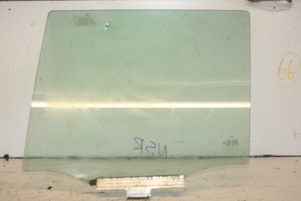 2000 MERCEDES C CLASS W202. PASSENGER SIDE REAR DOOR GLASS - Image 2
