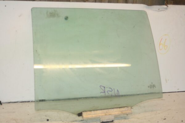 2000 MERCEDES C CLASS W202. PASSENGER SIDE REAR DOOR GLASS - Image 3