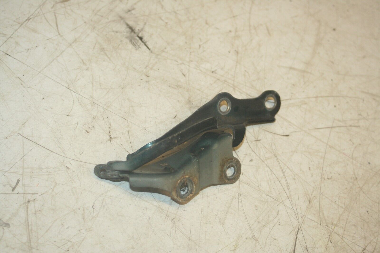 (99) TOYOTA RAV 4 3 DOOR. BONNET HINGE