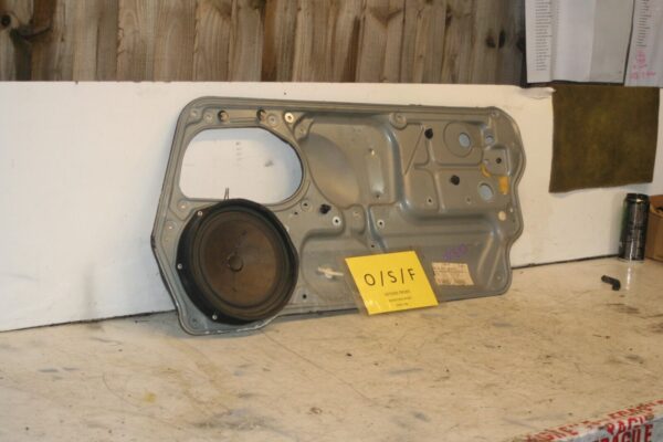 2004 VOLKSWAGEN CONVERTIBLE BEETLE 1.8T. DRIVER SIDE FRONT DOOR PANEL - Image 2