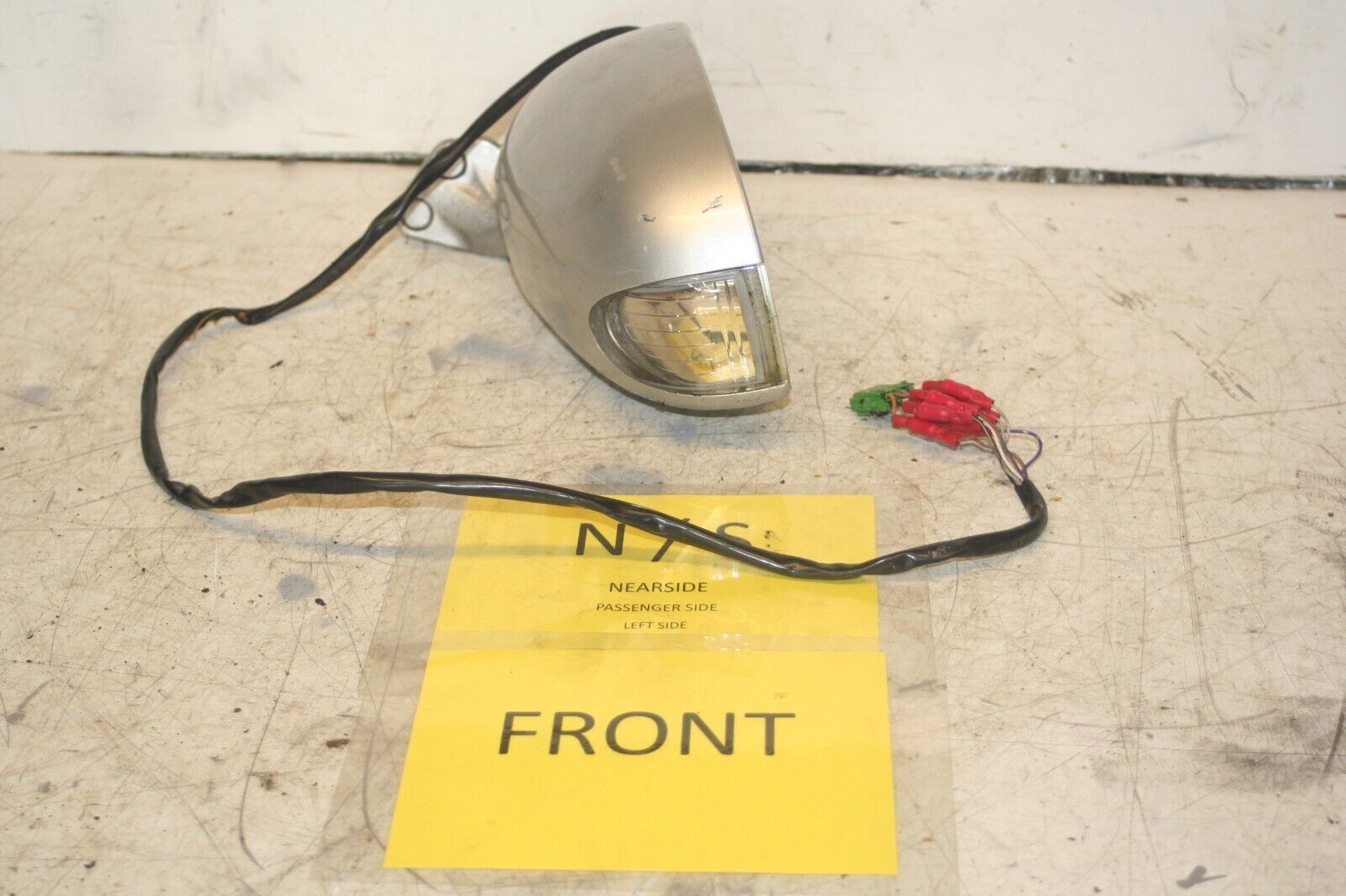 2004 VOLKSWAGEN CONVERTIBLE BEETLE 1.8T. PASSENGER SIDE WING MIRROR IN SILVER - Image 2