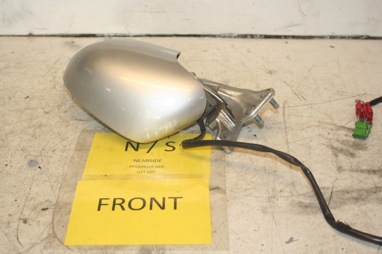 2004 VOLKSWAGEN CONVERTIBLE BEETLE 1.8T. PASSENGER SIDE WING MIRROR IN SILVER - Image 4