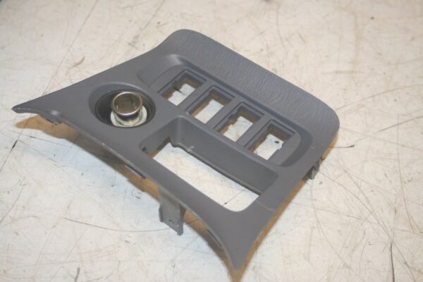 (99) TOYOTA RAV 4 3 DOOR. CENTRE CONSOLE TRIM