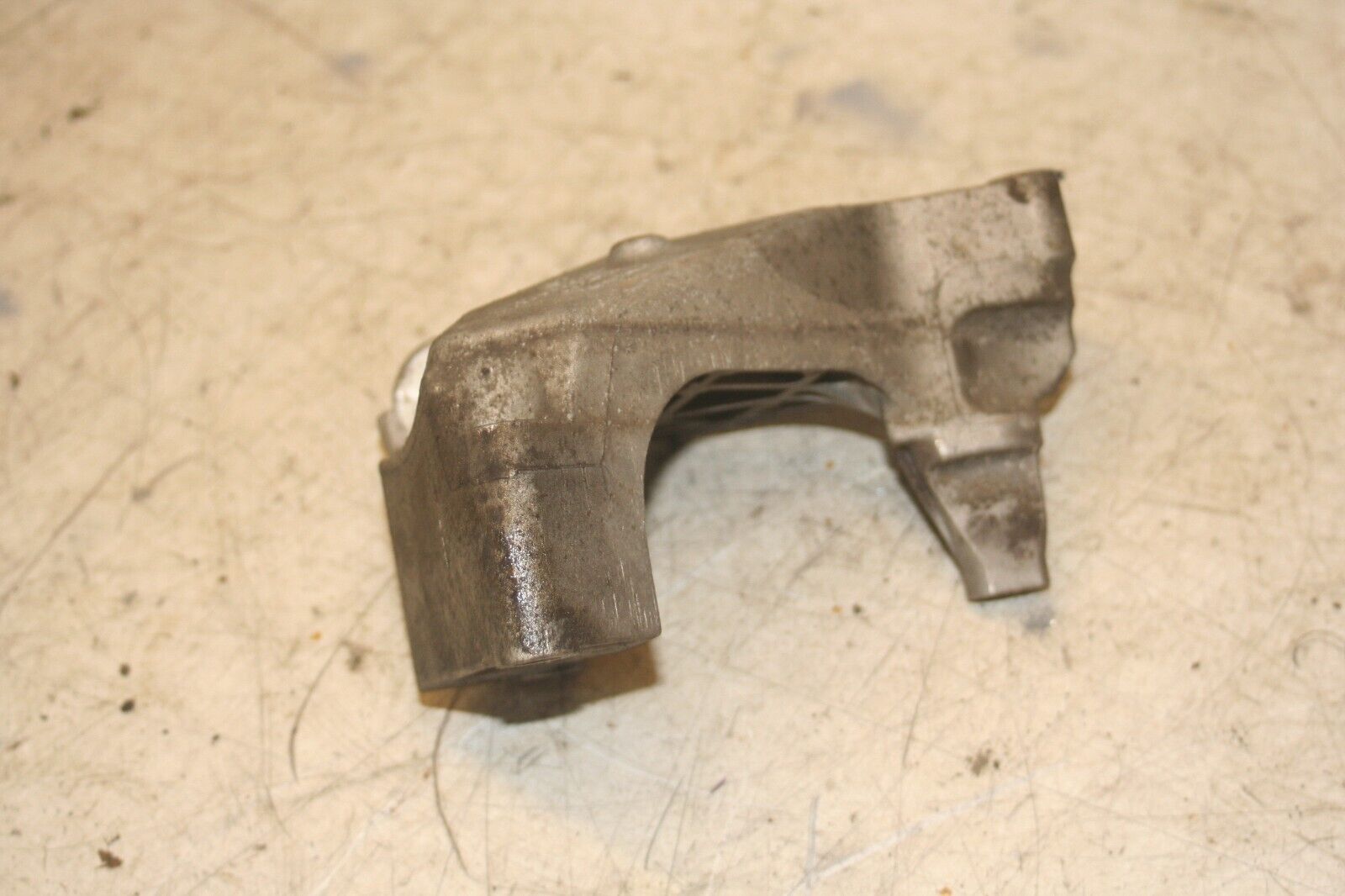 2004 VOLKSWAGEN CONVERTIBLE BEETLE 1.8T. ENGINE MOUNT - Image 3
