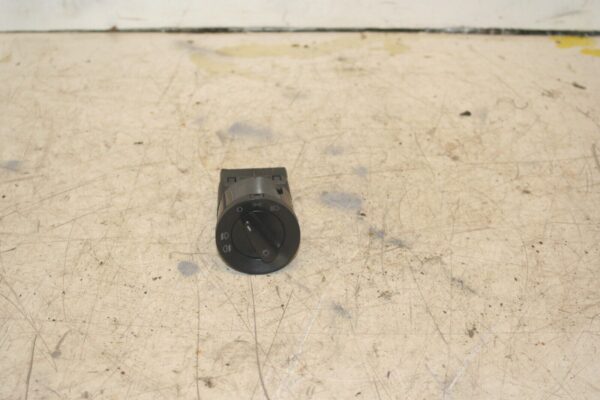 2004 VOLKSWAGEN CONVERTIBLE BEETLE 1.8T. HEADLIGHT SWITCH