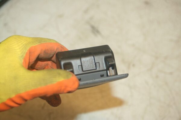 (99) TOYOTA RAV 4 3 DOOR. ASHTRAY - Image 4