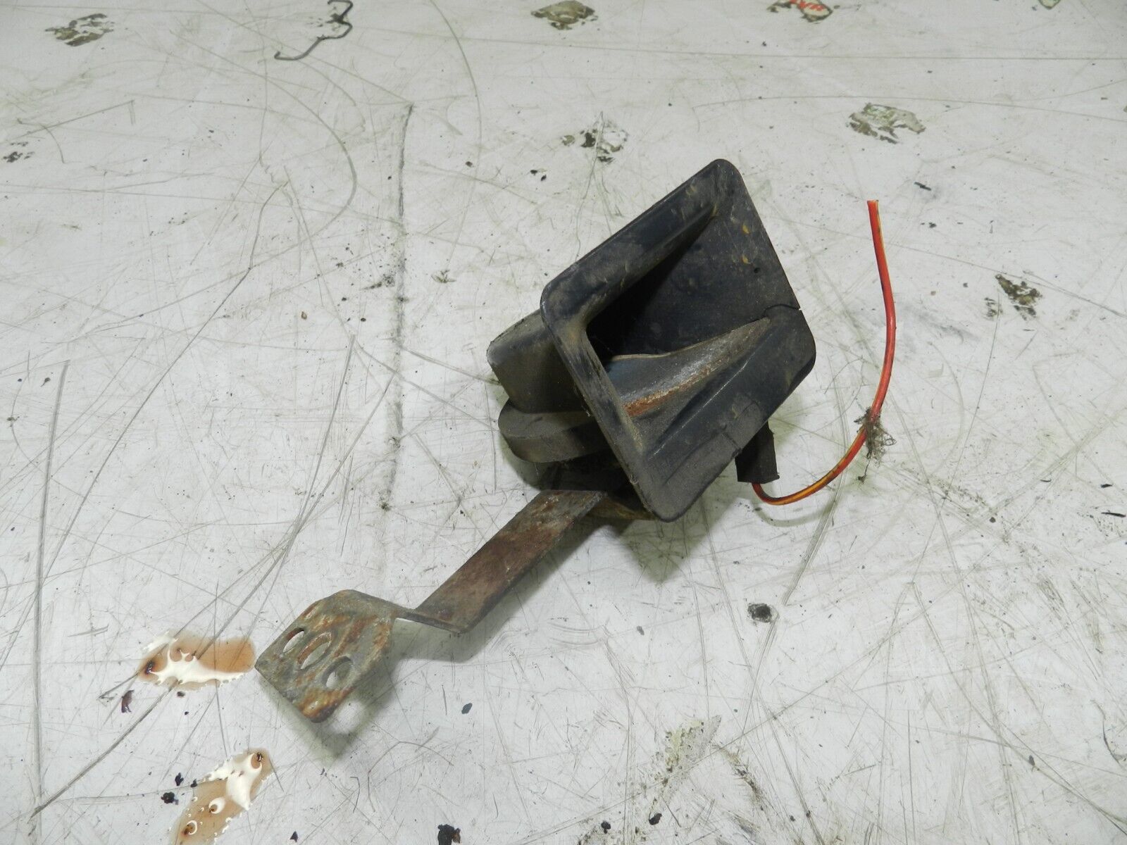 1993 FORD GRANADA DORCHESTER. HORN - Image 2