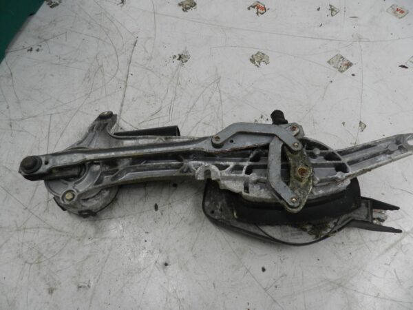 (131) 2002 MERCEDES BENZ E CLASS ESTATE W210. FRONT WIPER MOTOR - Image 2