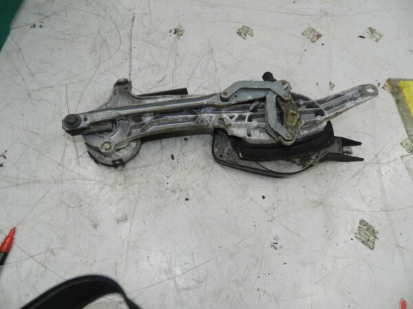 (131) 2002 MERCEDES BENZ E CLASS ESTATE W210. FRONT WIPER MOTOR - Image 3