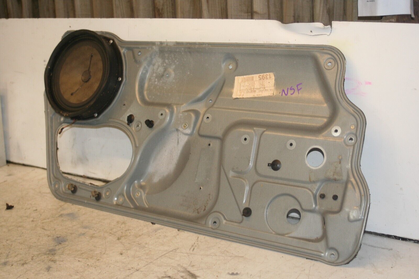 2004 VOLKSWAGEN CONVERTIBLE BEETLE 1.8T. PASSENGER SIDE DOOR PANEL - Image 2