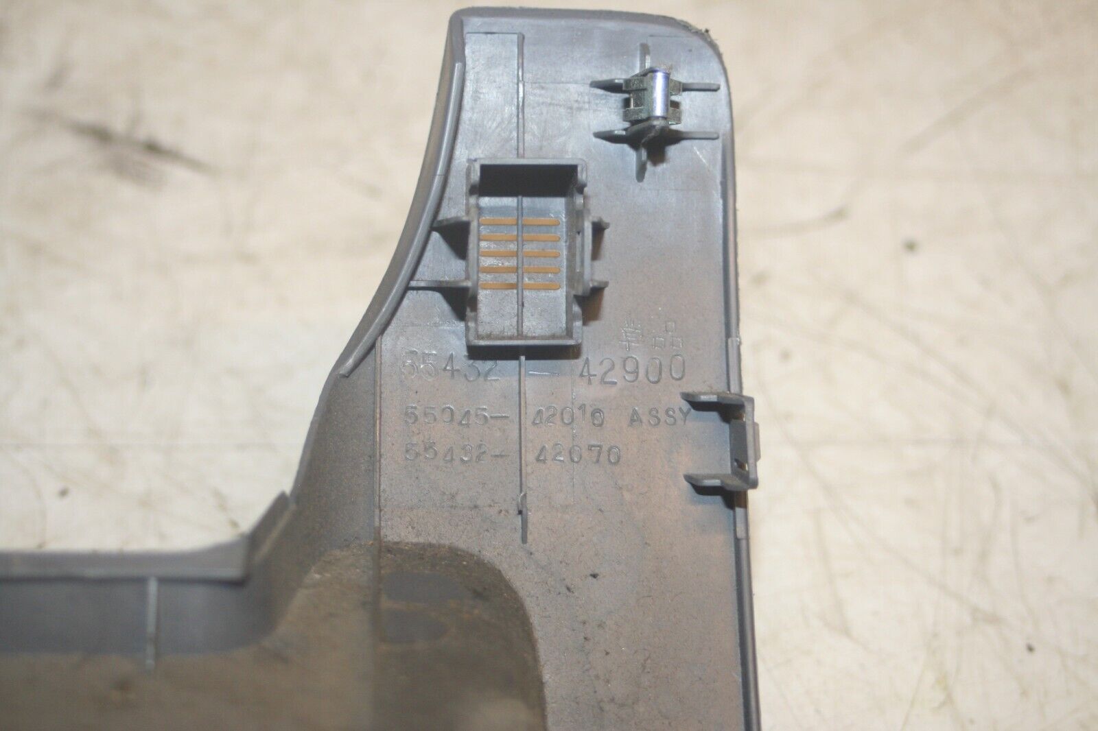 (99) TOYOTA RAV 4 3 DOOR. LOWER DASH TRIM 55432-42900 - Image 6