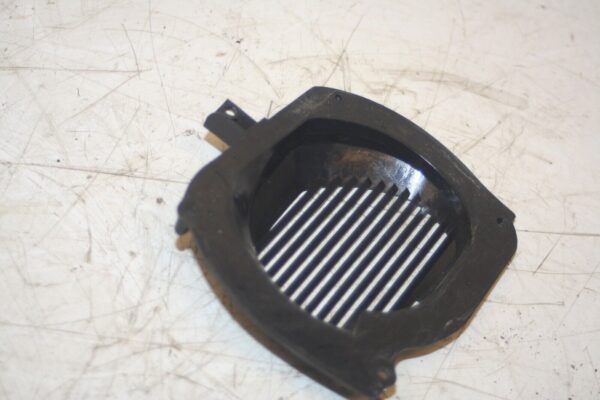 2000 MERCEDES C CLASS W202. DRIVER SIDE REAR SPEAKER COVER - Image 2