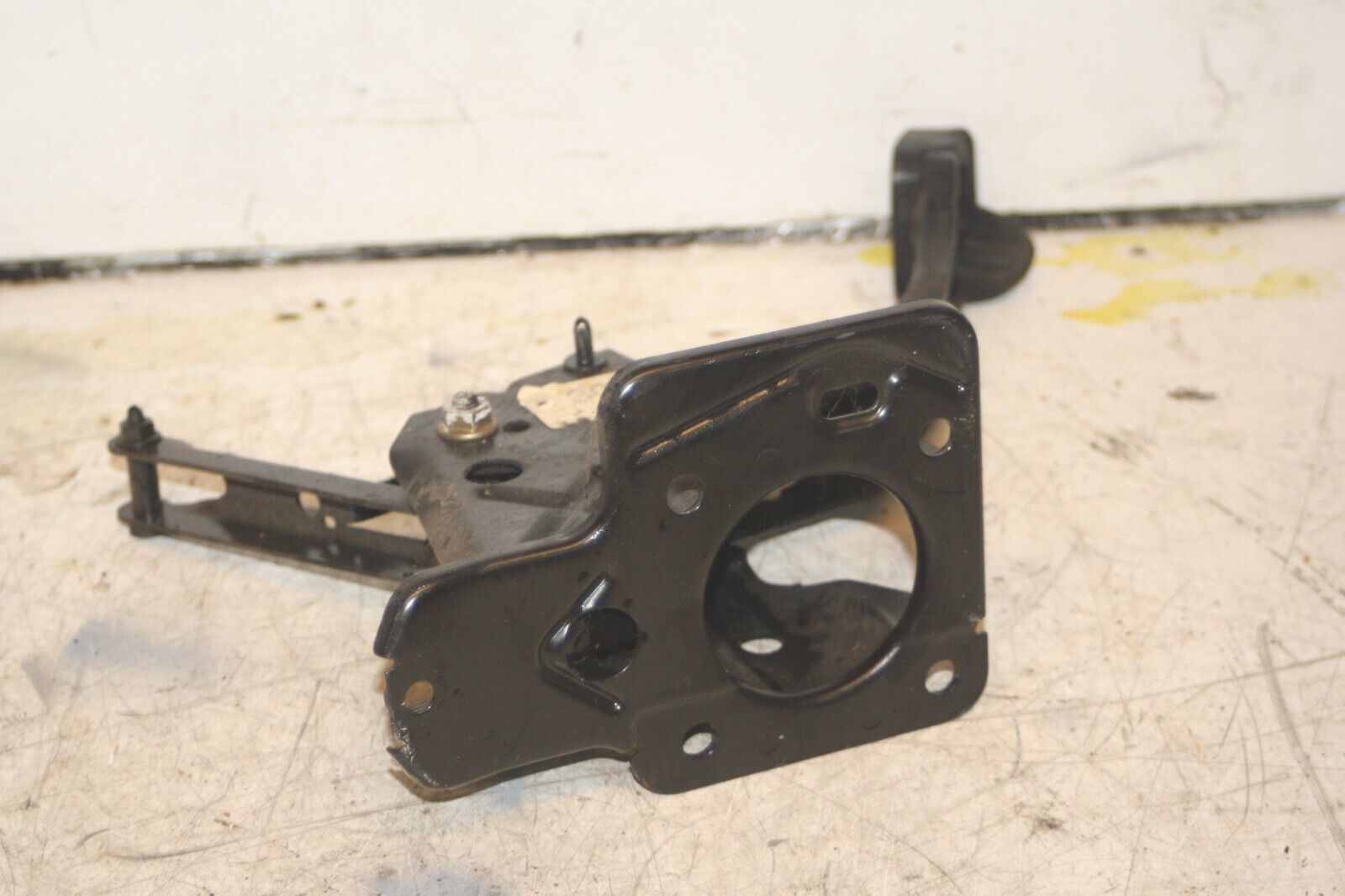 2004 VOLKSWAGEN CONVERTIBLE BEETLE 1.8T. BRAKE PEDAL - Image 3