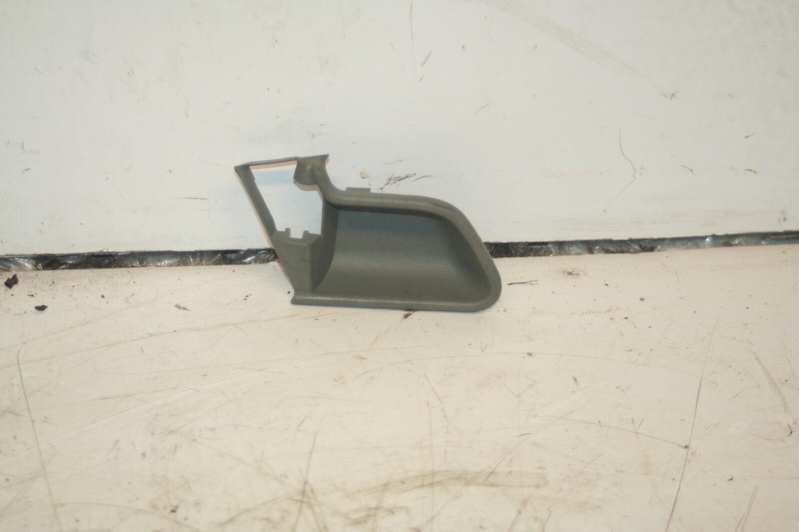 2000 MERCEDES C CLASS W202. DOOR HANDLE SURROUND DRIVER SIDE FRONT