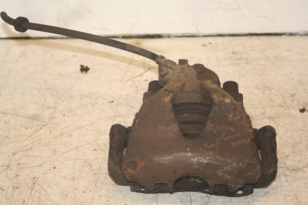 2004 VOLKSWAGEN CONVERTIBLE BEETLE 1.8T DRIVER SIDE FRONT BRAKE CALIPER CARRIER - Image 3