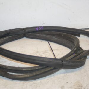 2000 MERCEDES C CLASS W202. PASSENGER SIDE FRONT DOOR RUBBER