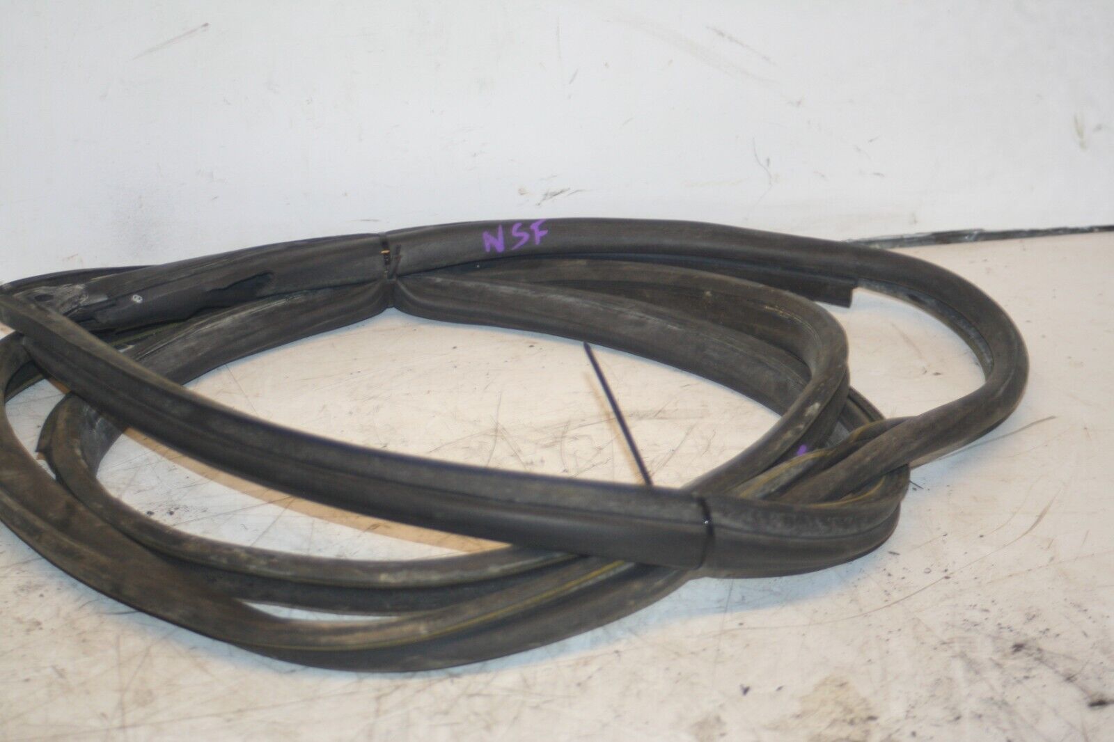 2000 MERCEDES C CLASS W202. PASSENGER SIDE FRONT DOOR RUBBER